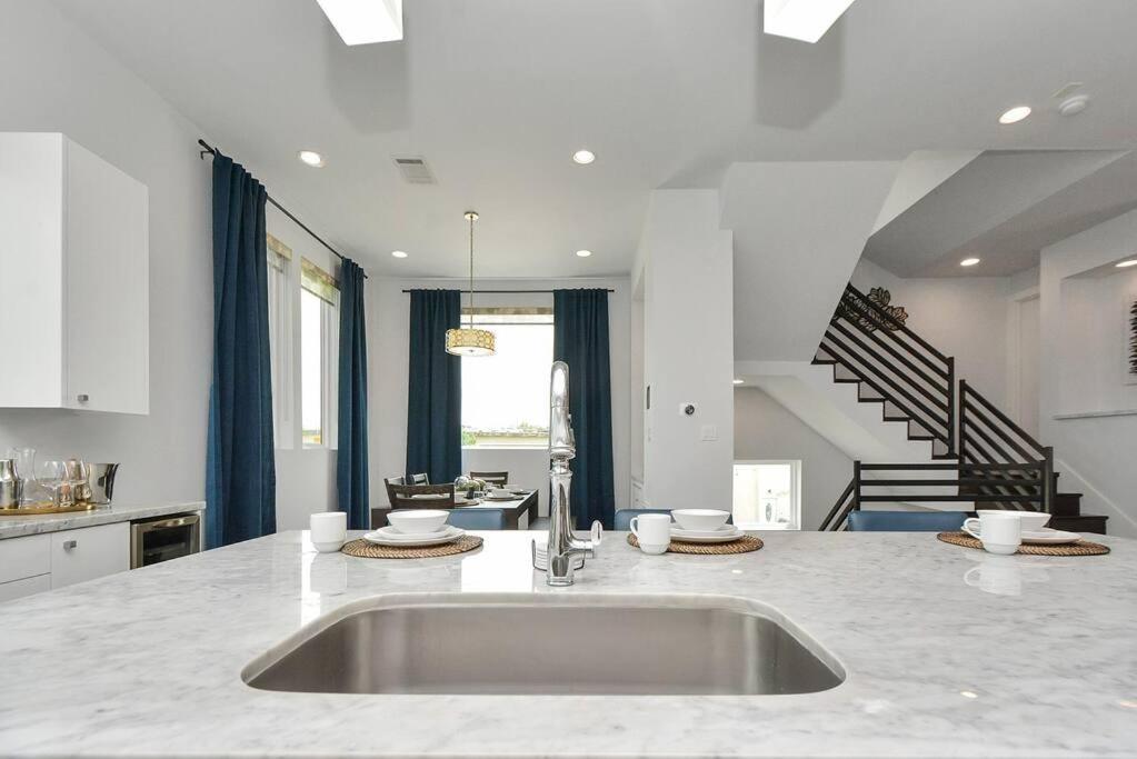 ヒューストン Casa Labella - Downtown Skyline Views - Sleeps 10ヴィラ エクステリア 写真