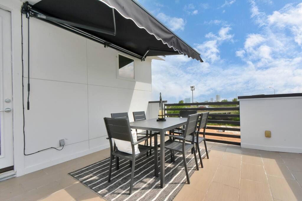 ヒューストン Casa Labella - Downtown Skyline Views - Sleeps 10ヴィラ エクステリア 写真